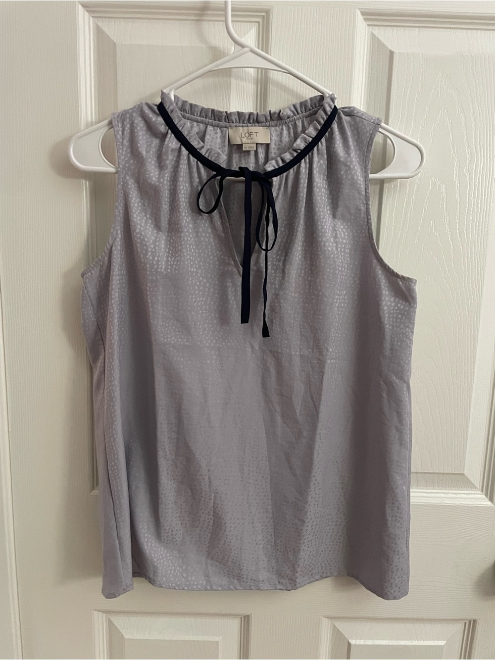 LOFT Light Gray Sleeveless Tie-Neck Camisole with Navy Trim